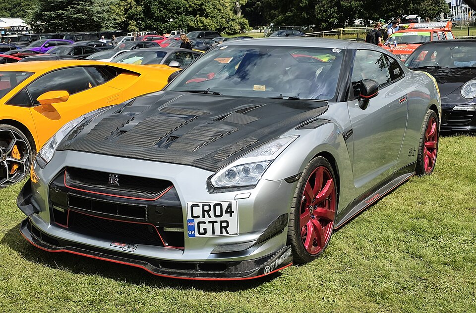 Фото модели GT-R