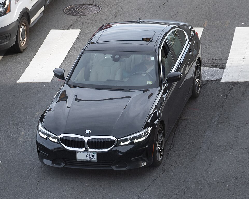 BMW 330i